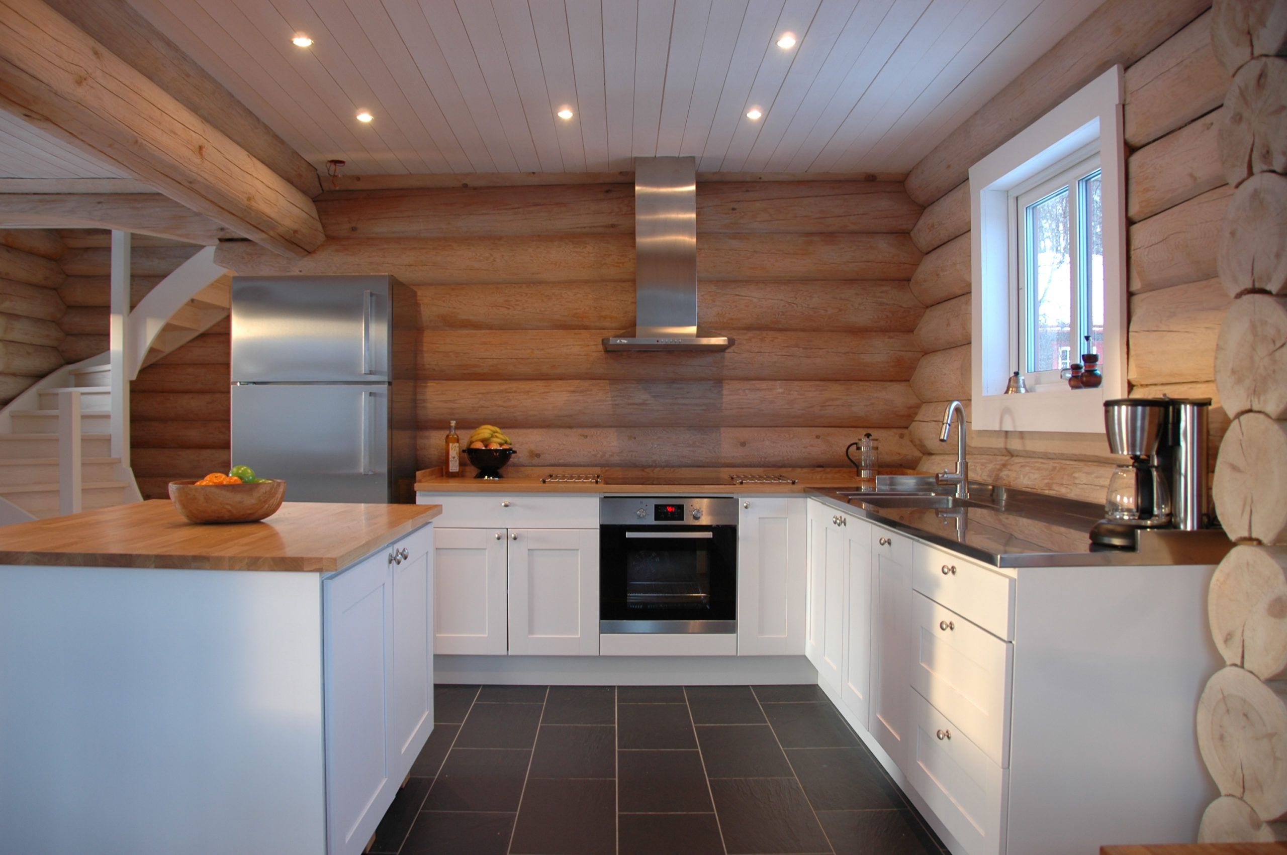 Handtimrat kundanpassat rundtimmerhus Ramundberget, SibCon