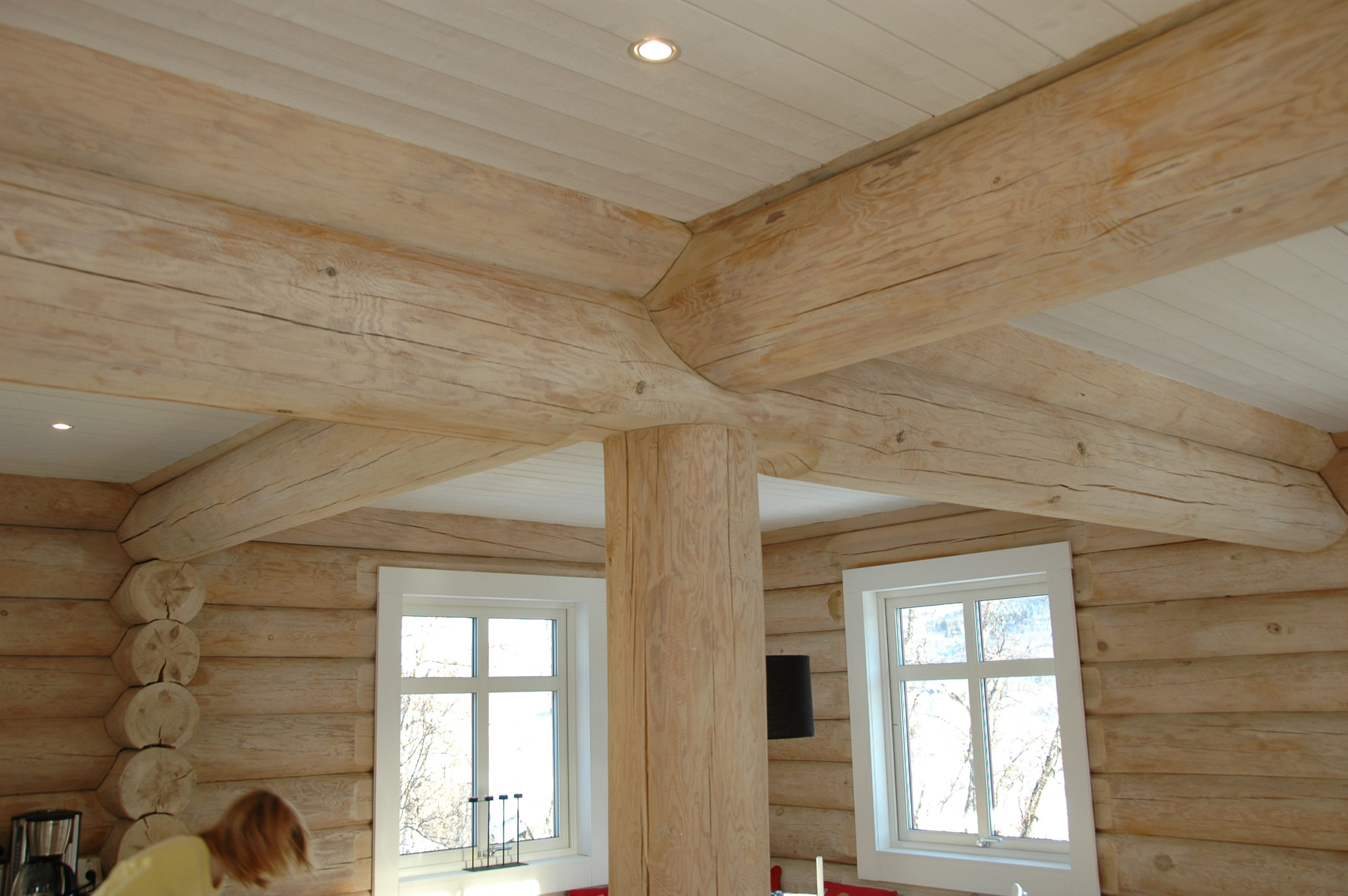 Handtimrat kundanpassat rundtimmerhus Ramundberget, SibCon